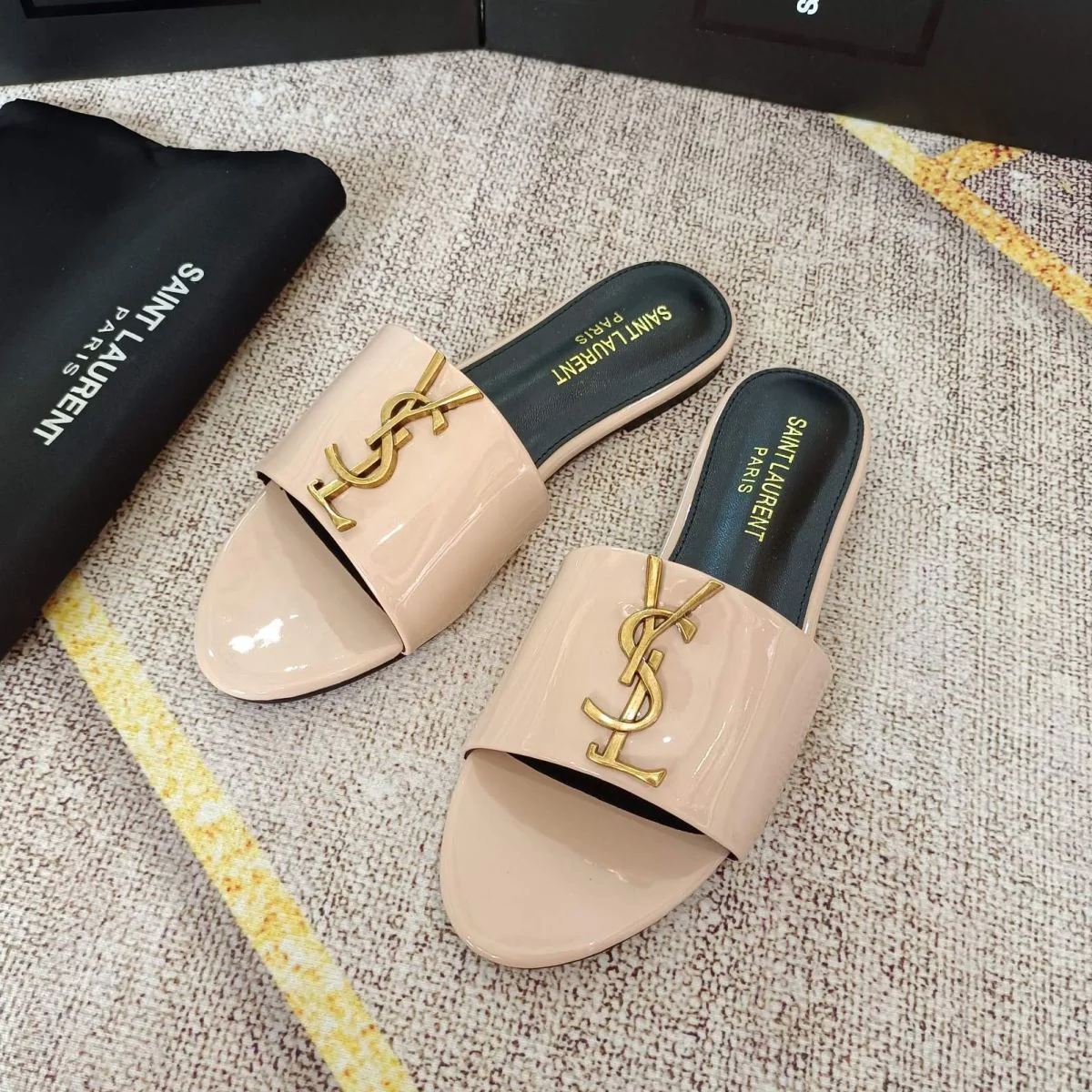 New Slippers Fashion Sandals 1024031124