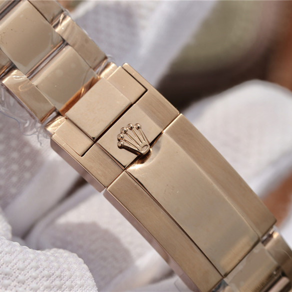 Rolex Daytona Rainbow Rose Gold Black Dial 40mm