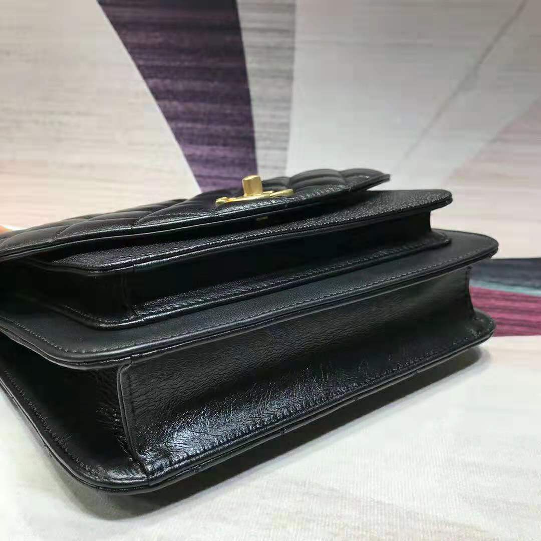 Chanel Women Flap Bag in Smooth Calfskin Leather-Black