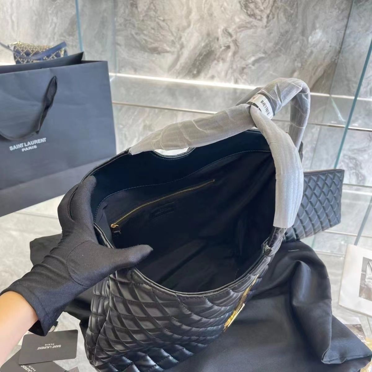 Classic Diamond Tote Bag 0823121407