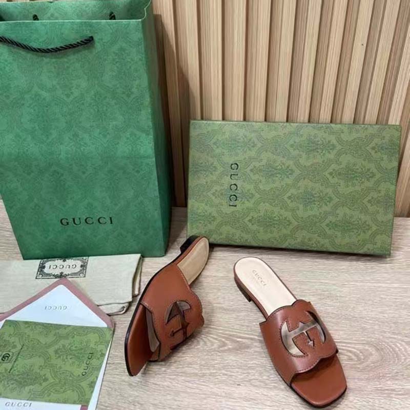 Gucci Women Interlocking G Cut Out Slide Sandal Cuir Leather Flat
