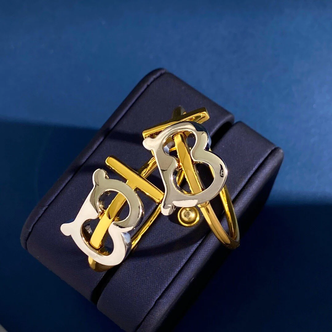 New Fashion Versatile Earrings 1024010205