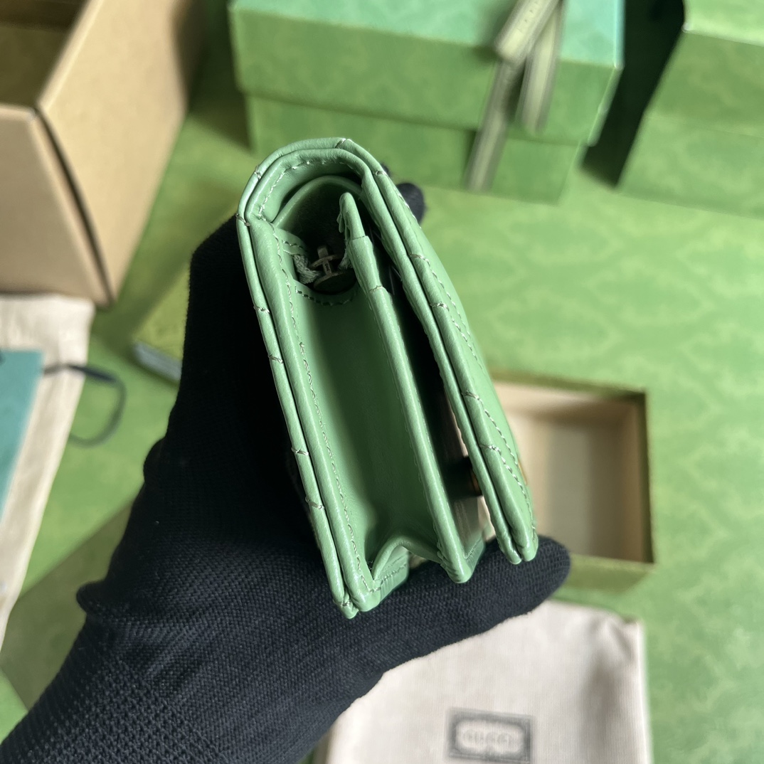 Gucci Unisex GG Marmont Matelassé Card Case Wallet Sage Green Chevron Leather