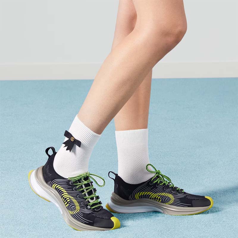 Gucci Unisex Run Sneaker Black Technical Knit Fabric Interlocking G Rubber Detail