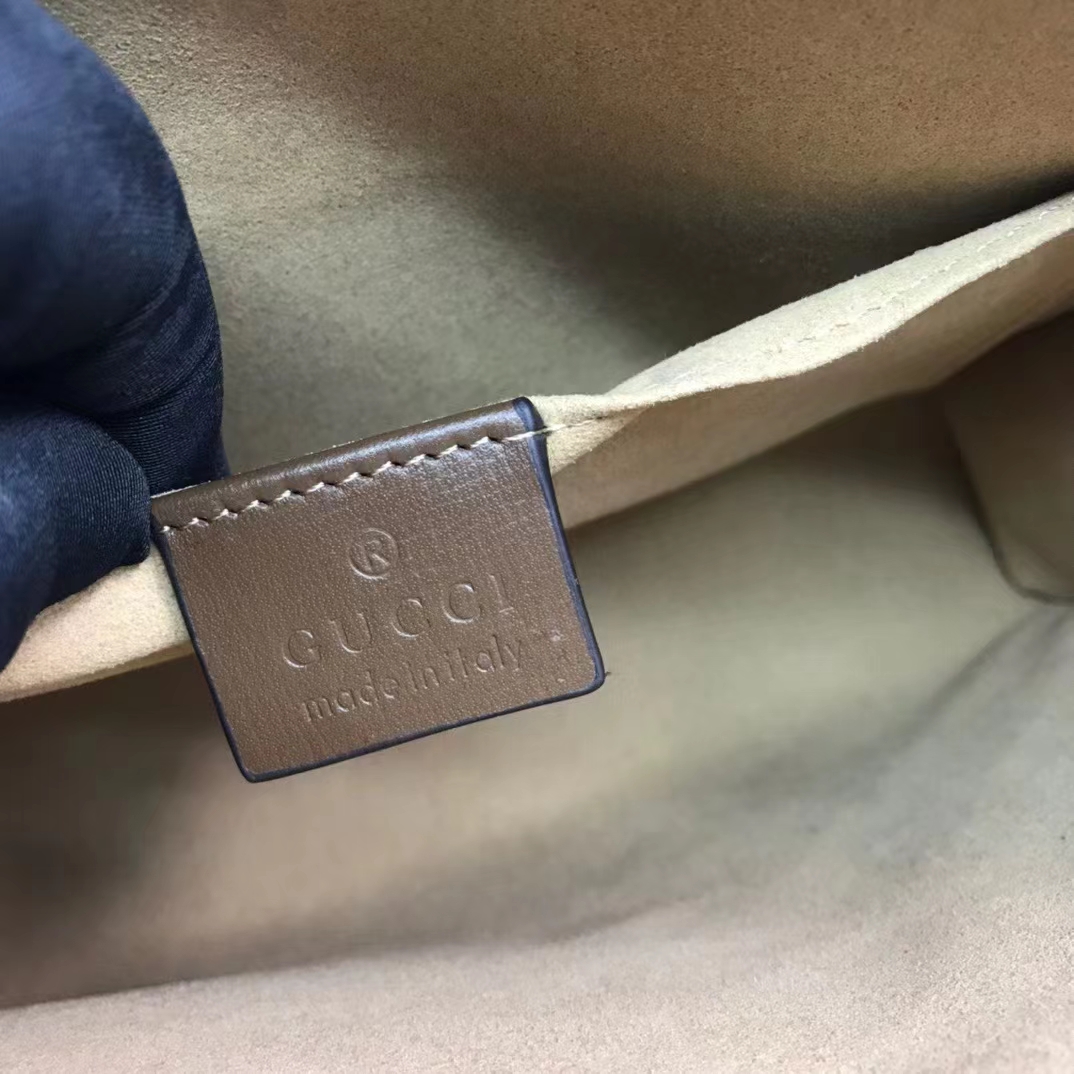 Gucci Unisex Beauty Case Interlocking G Beige Ebony GG Supreme Canvas