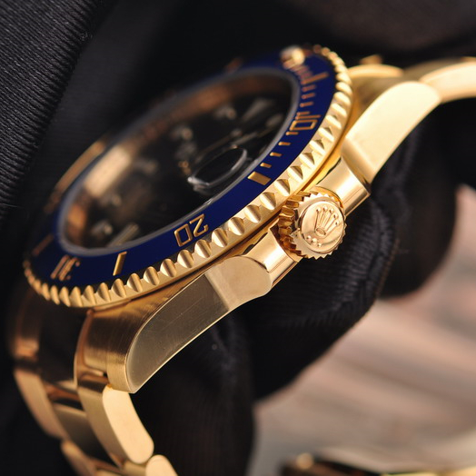 Rolex Submariner Date Blue Dial 18k Yellow Gold 41mm
