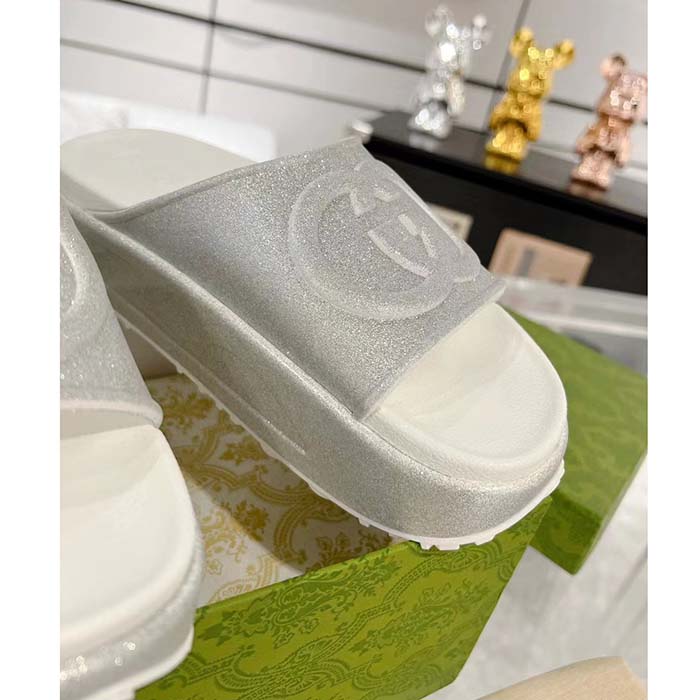 Gucci Unisex GG Interlocking G Slide Sandal Metallic Silver Rubber Low 4.3 CM Heel