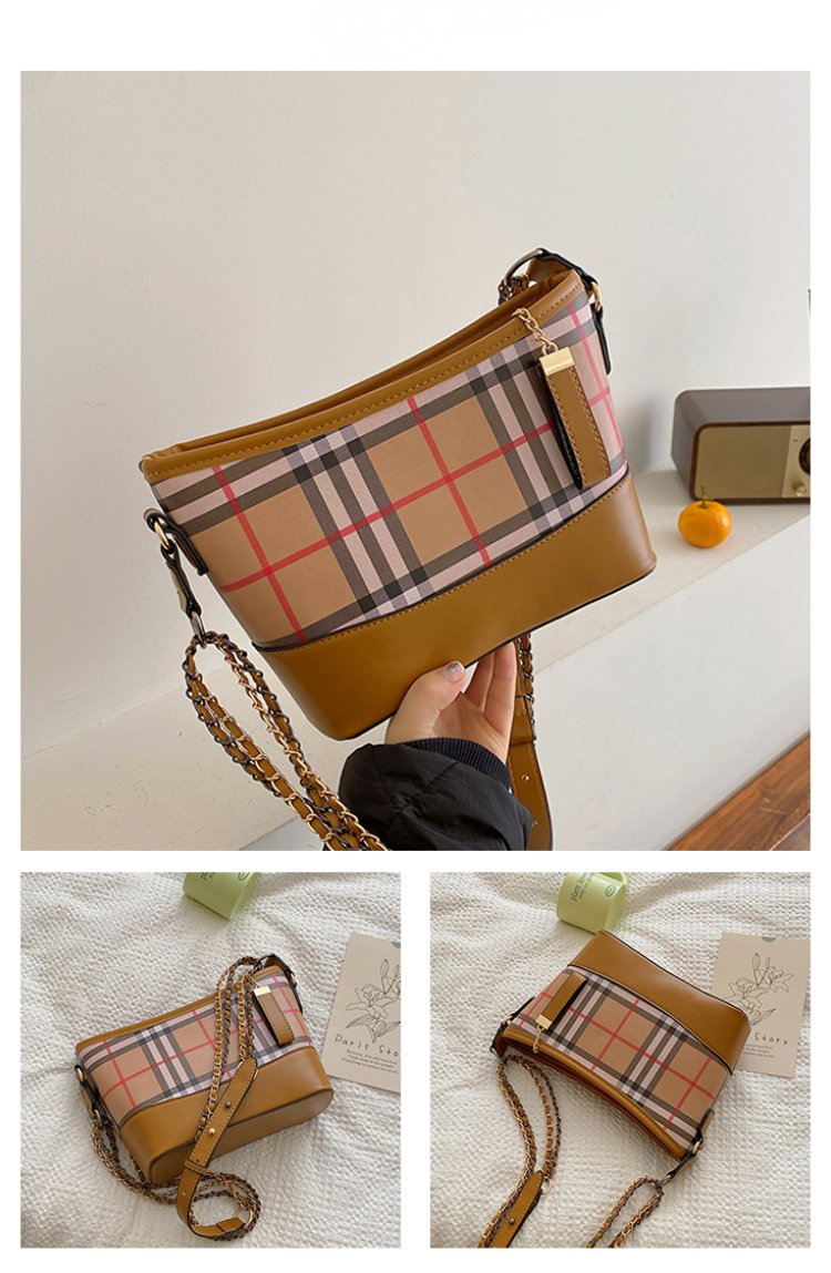 New Fashion Versatile Large Capacity Crossbody Women's Bag 1024010909