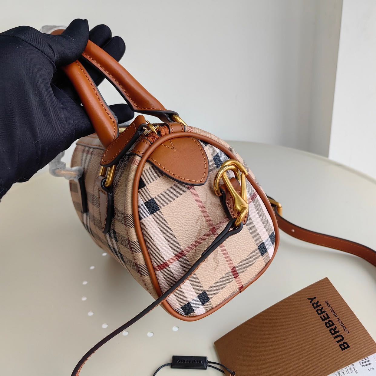 New Fasion Versatile Handbag 1024010905