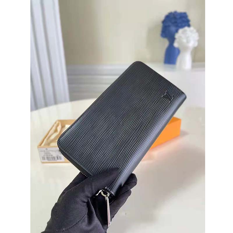 Louis Vuitton LV Unisex Zippy Wallet Black Epi Grained Cowhide Leather