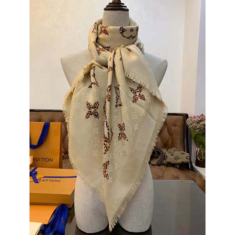 Louis Vuitton LV Women Monogram Giant Jungle Logomania Scarf with Luxuriously Soft Wool-Sandy