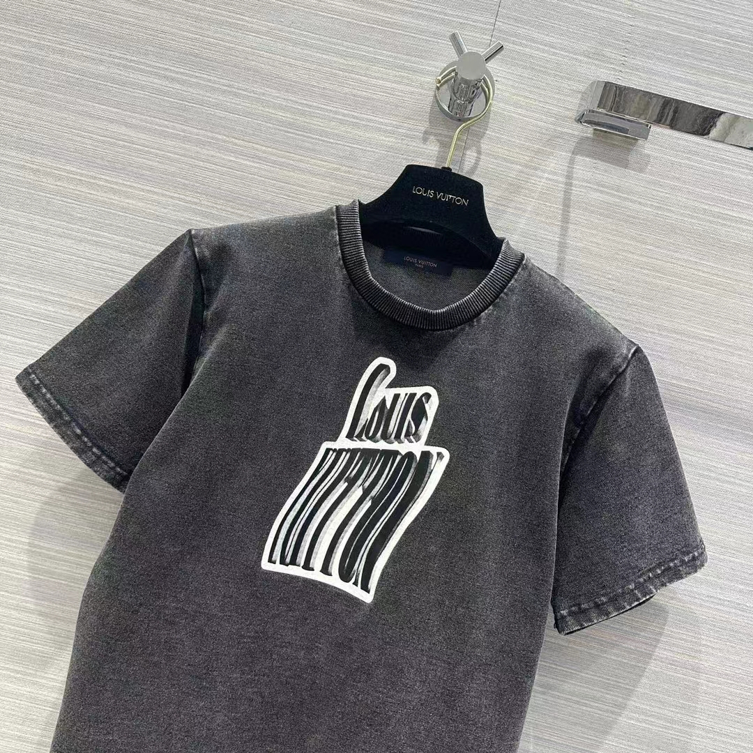 Louis Vuitton Men Graphic LV Signature T-Shirt Cotton Metal Grey Regular Fit