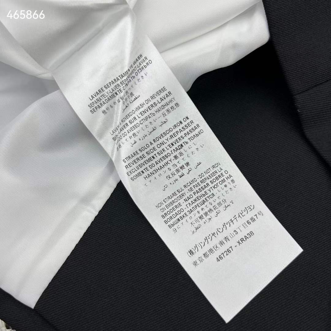 Gucci Women GG Double-Breasted Wool Jacket Slimmer Fitted Sleeves Button Closure