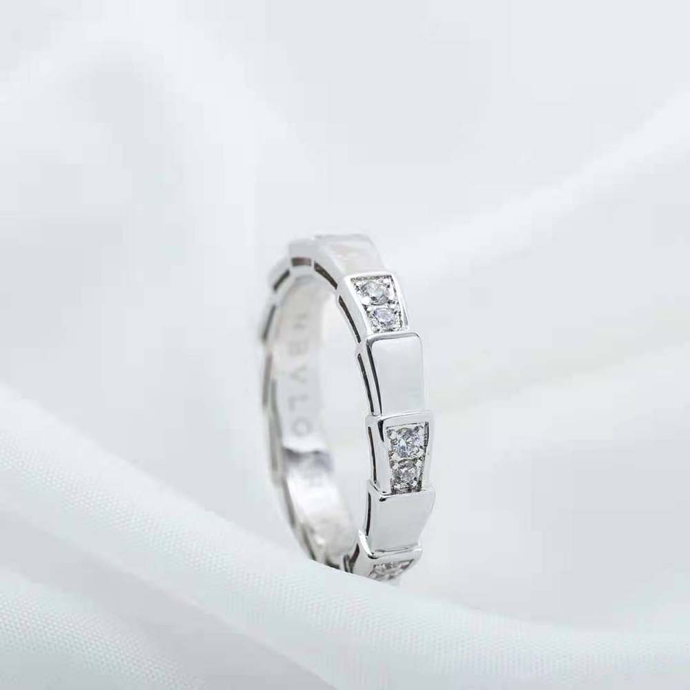Bvlgari Women Use of Unconventional Materials Serpenti Viper Ring-Silver