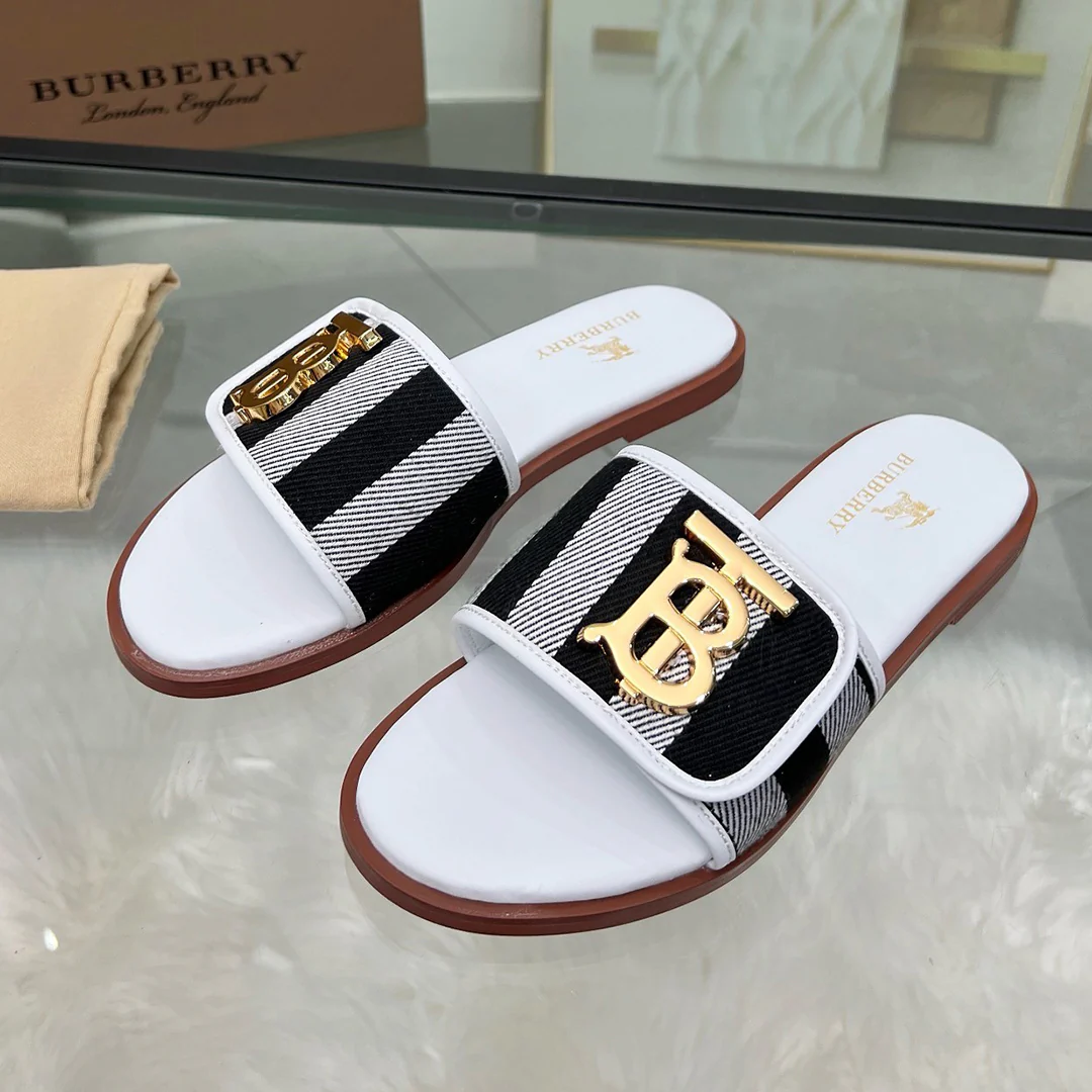 Classic plaid fashion versatile sandals and slippers 1024050608