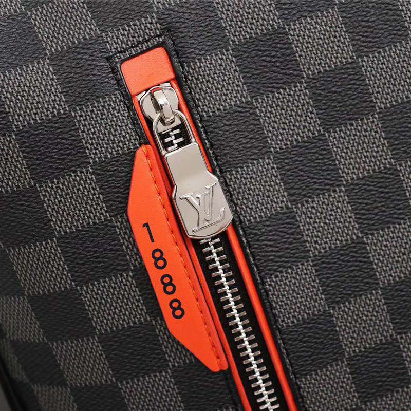 Louis Vuitton LV Men Damier Cobalt Race Discovery Messenger PM Bag-Grey