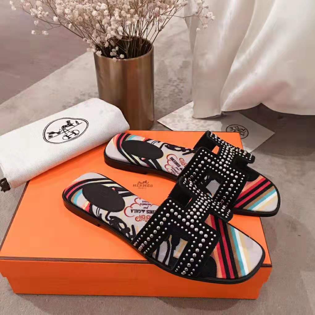 Hermes Women Oran Sandal Suede Goatskin Palladium Plated Studs Iconic “H”