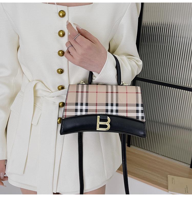 Retro Small Square Bag New High-end Sense Shoulder Bag 1024041615