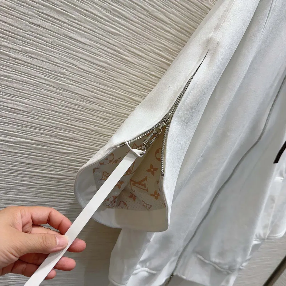 Louis Vuitton Women Batwing Sleeve Jacket 1AGERH