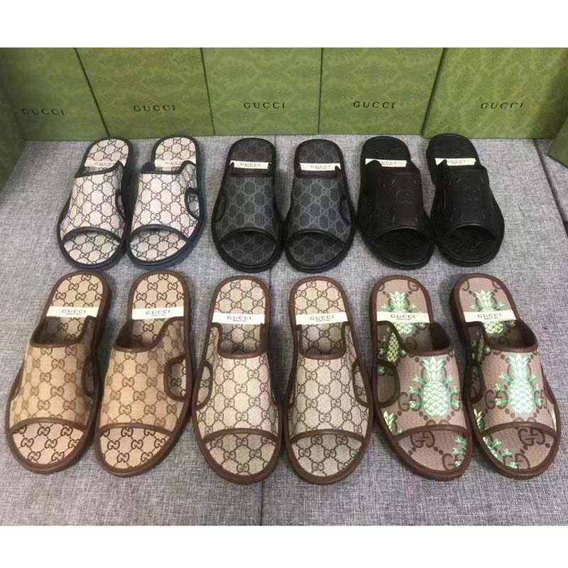Gucci Unisex GG Supreme Slide Sandal Beige Ebony GG Supreme Canvas