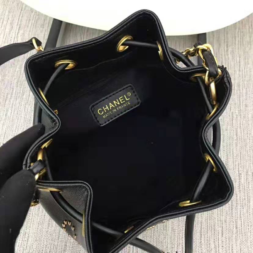 Chanel Women Small Drawstring Bag in Grained Calfskin Leather-Black