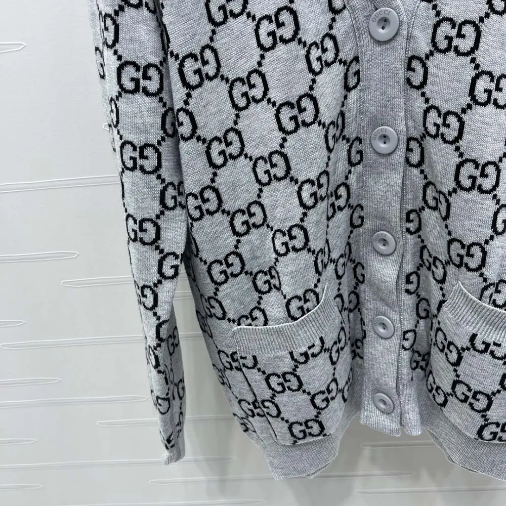 Gucci Women Reversible GG Wool Jacquard Cardigan ‎798157XKEJP1045