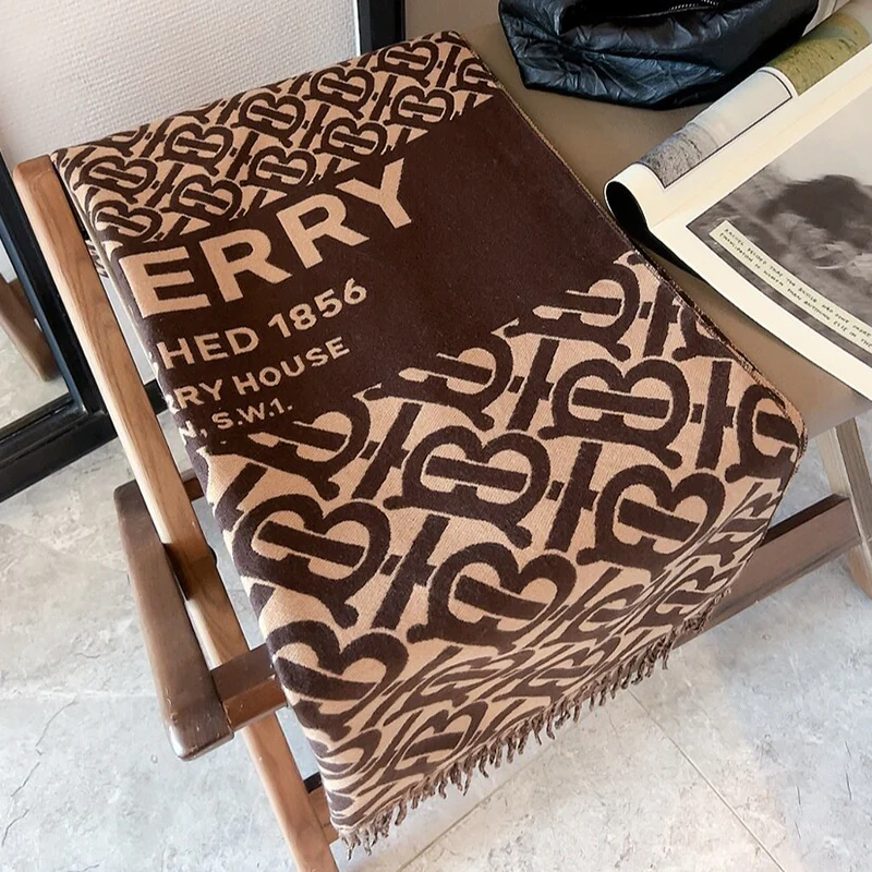 Fashion and versatile cashmere scarf 1024093003