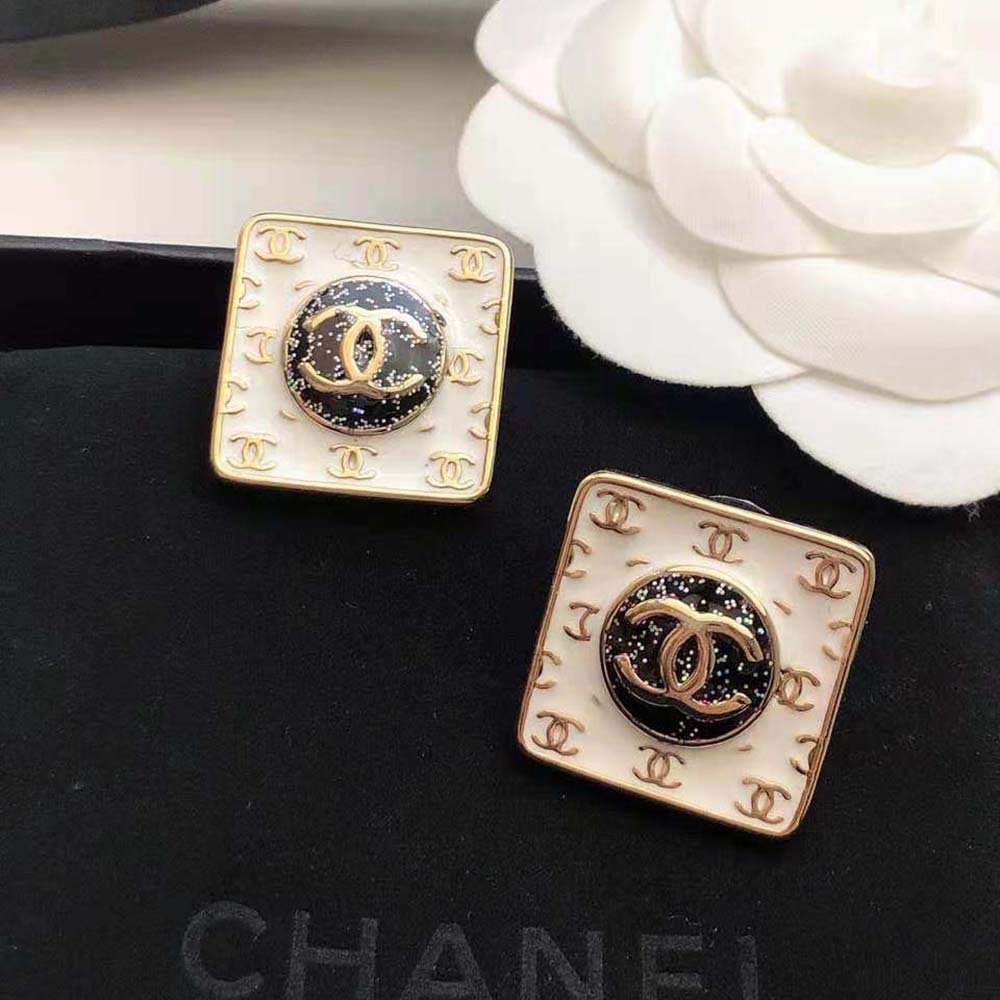 Chanel Women Stud Earrings in Metal