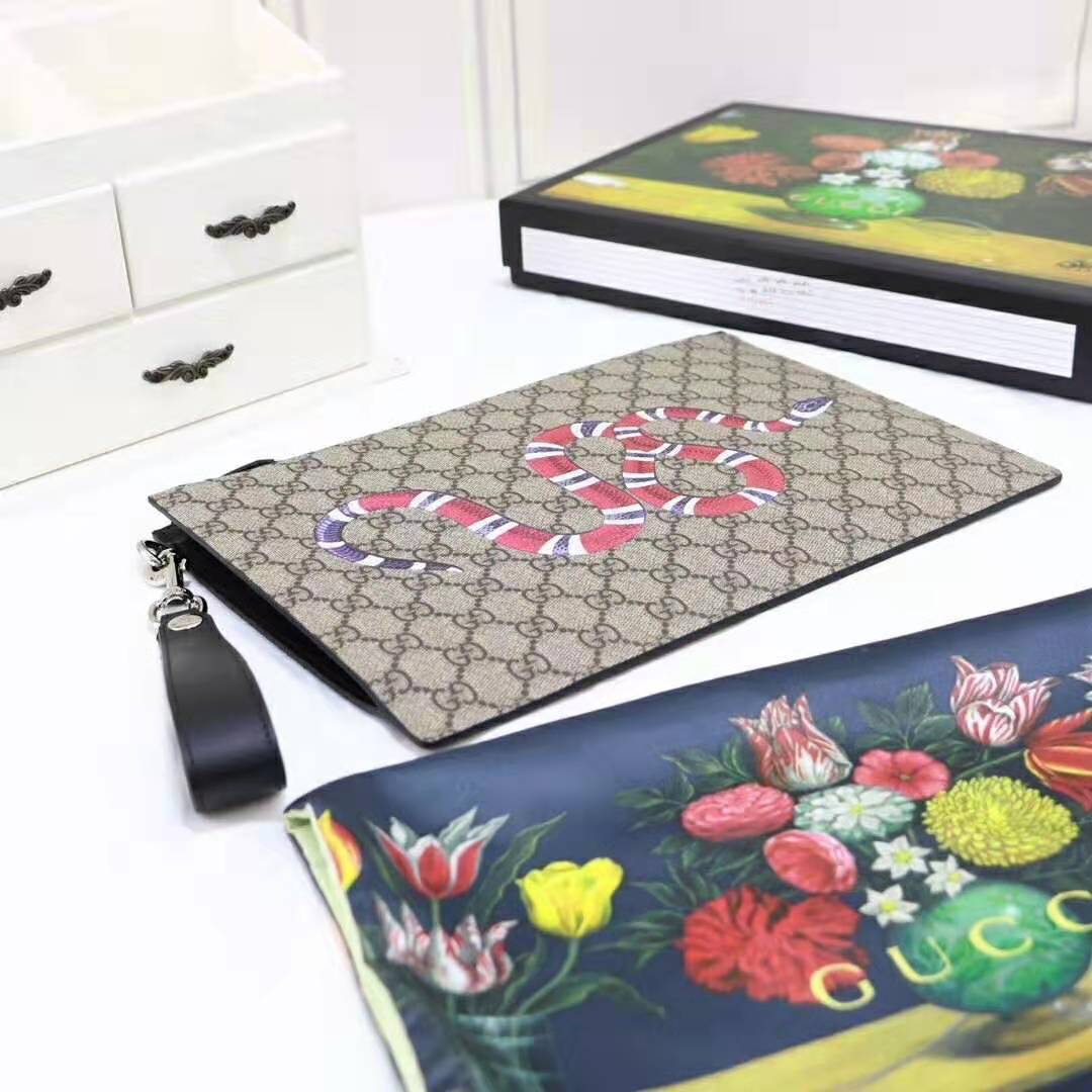 Gucci GG Men Gucci Bestiary Pouch with Kingsnake in Beige/Ebony GG Supreme Canvas