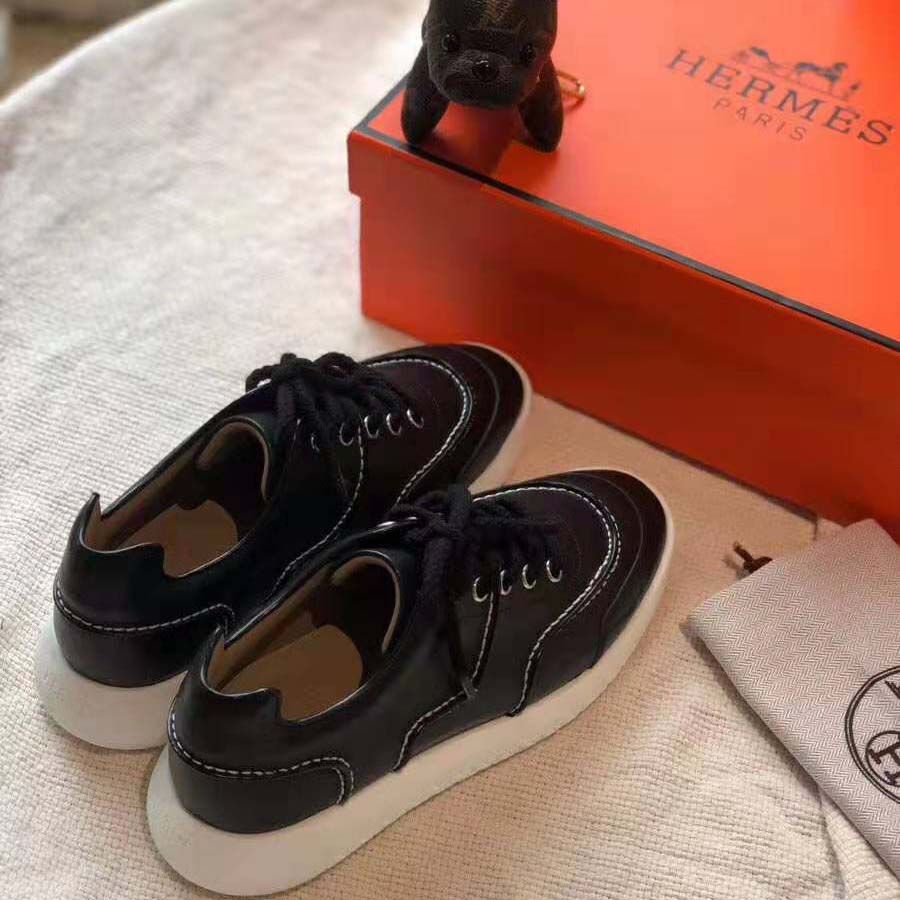 Hermes Women Turn Sneaker in Calfskin Saddle Stitch Detail-Black