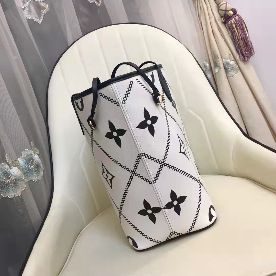 Louis Vuitton LV Women Neverfull MM Tote Crème Beige Grained Cowhide Leather