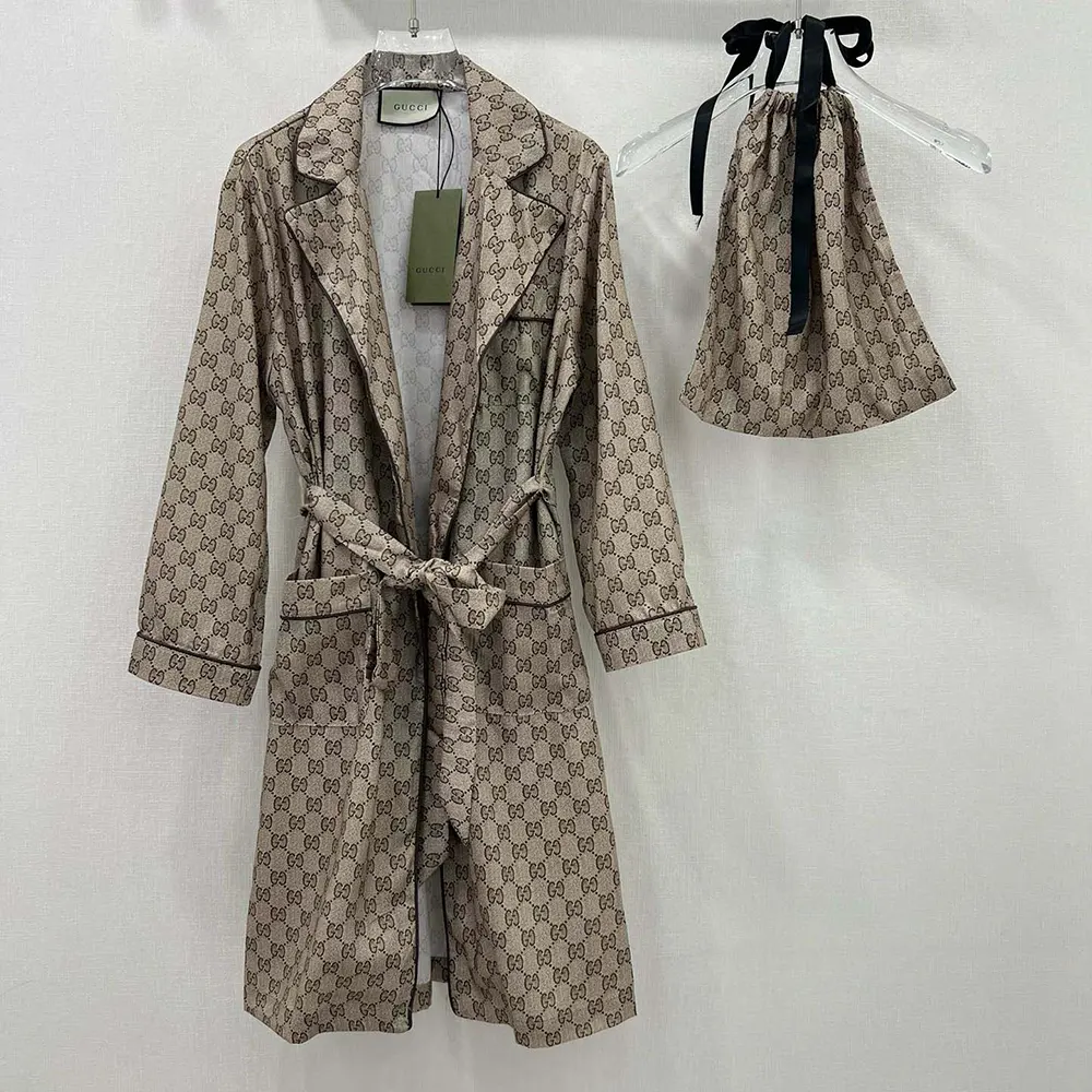 Gucci Women GG Supreme Print Silk Shirt 772399ZANRP2237