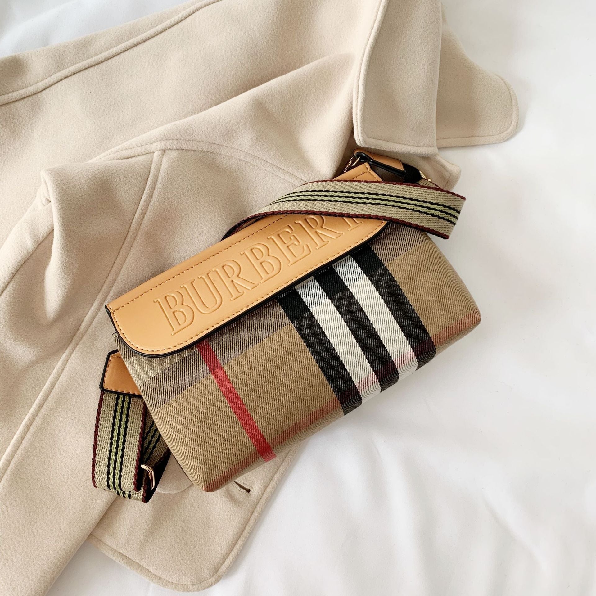 New Fashionable Contrasting Casual Women's Bag 1023121802