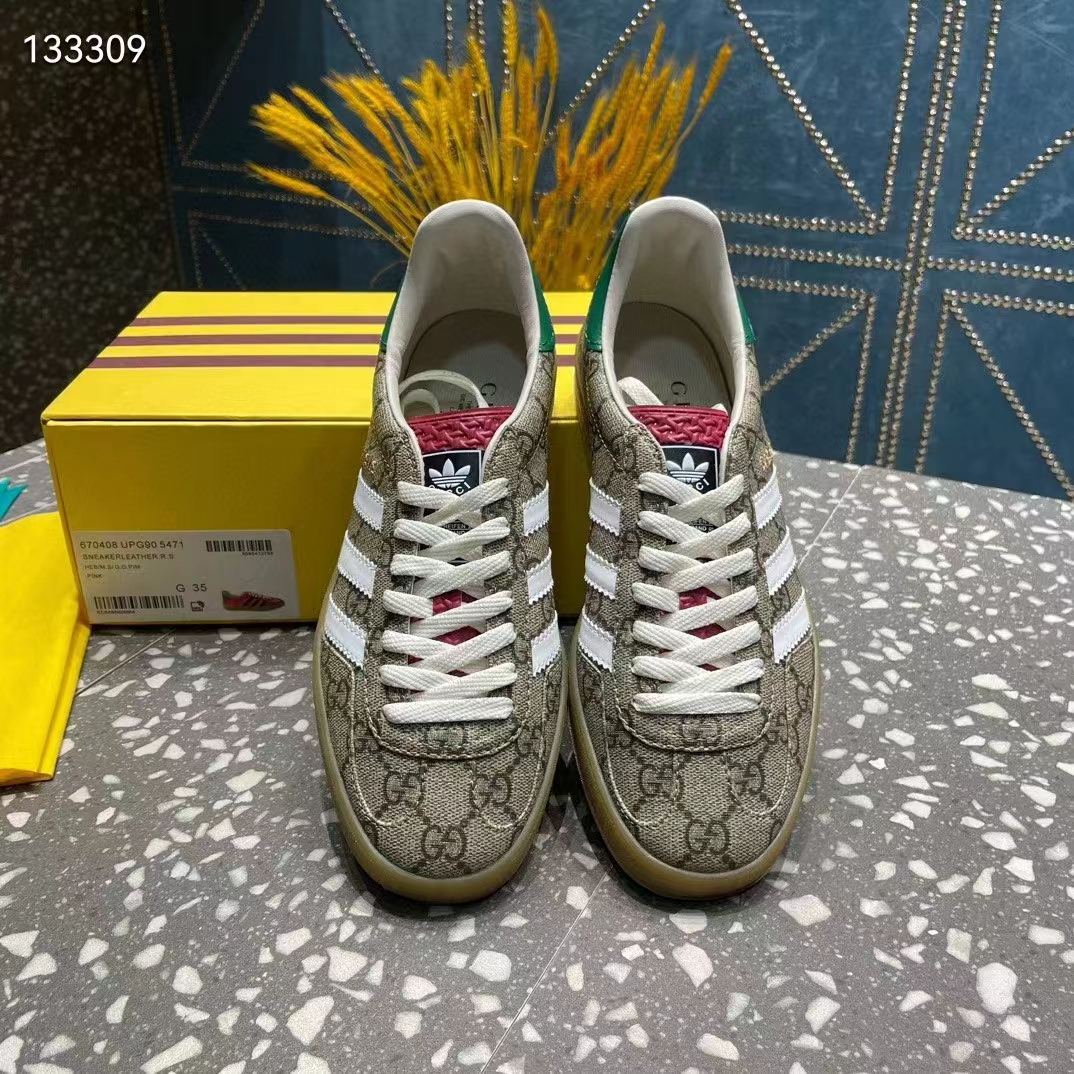 Gucci Unisex Adidas x Gucci Gazelle Sneaker Beige Ebony GG Supreme Canvas Low Heel