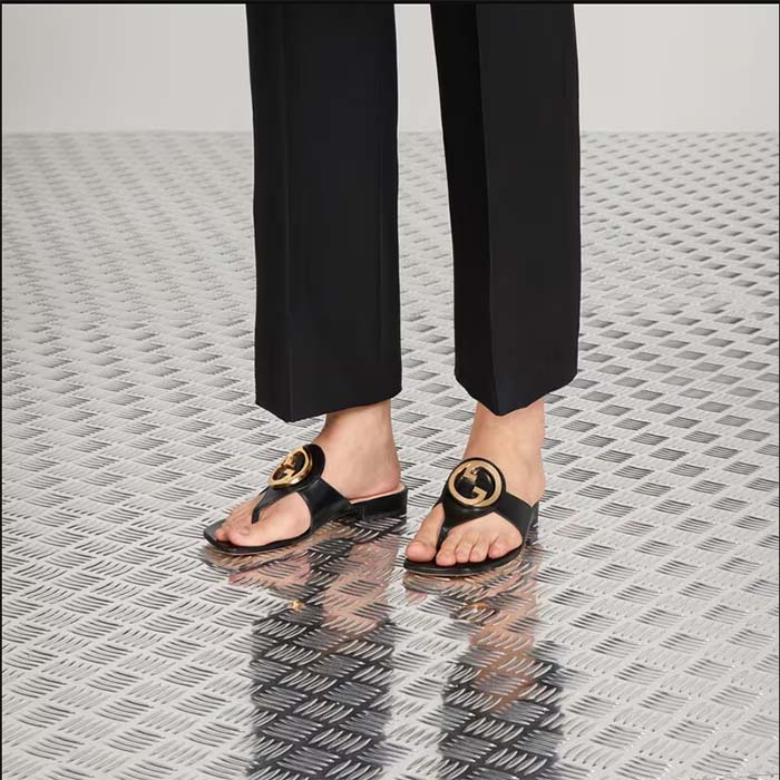 Gucci Women GG Blondie Thong Sandal Black Leather Round Interlocking G 1.5 CM Heel