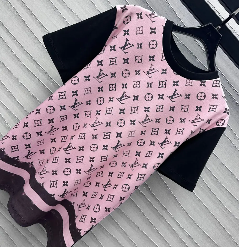 Louis Vuitton Women Washed Monogram Front T-Shirt 1AIAZY