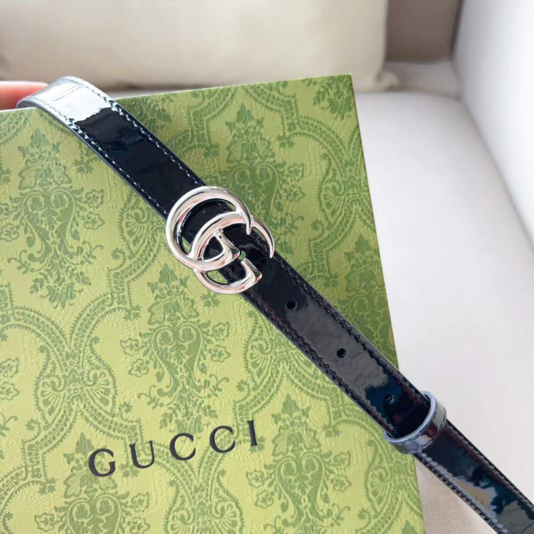 Gucci Unisex GG Marmont Thin Belt Black Leather Double G Buckle