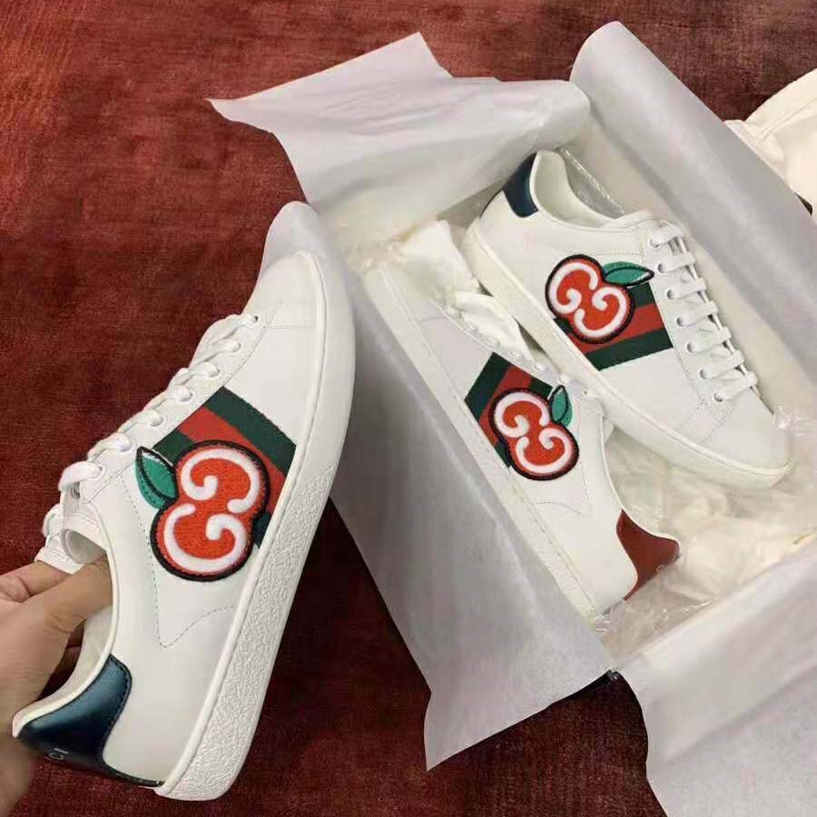Gucci Unisex Ace Sneaker with GG Apple in White Leather 2 cm Heel