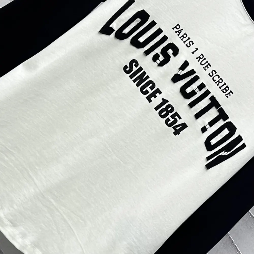 Louis Vuitton LV Men Signature Varsity Long-Sleeved Top 1AGPHO