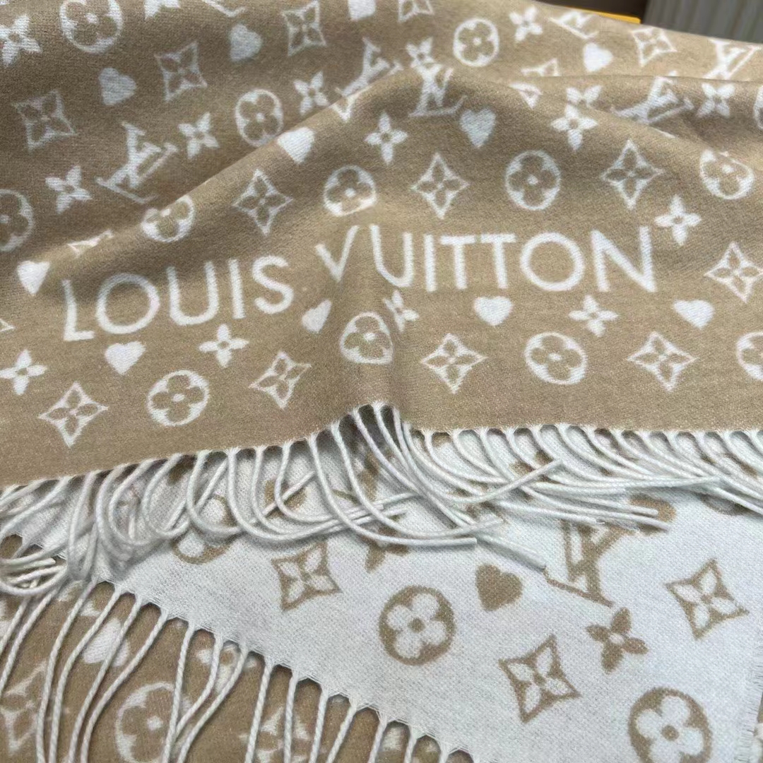 Louis Vuitton Unisex LV Game On Scarf Beige Allover Monogram M76900