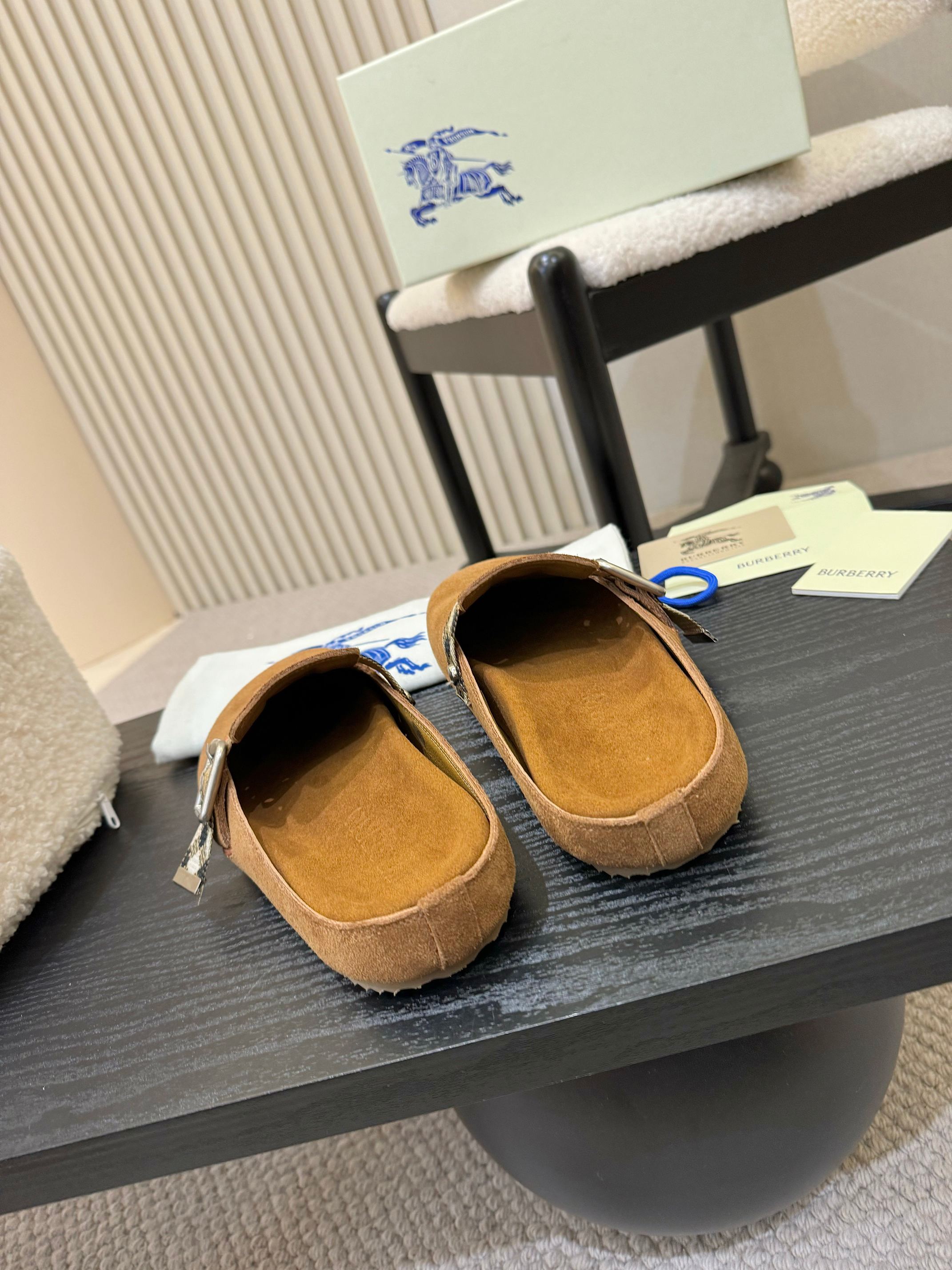 Women Check Suede Urchin Clogs XC0425080504