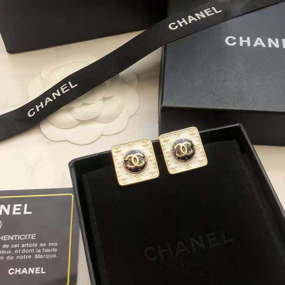 Chanel Women Stud Earrings in Metal