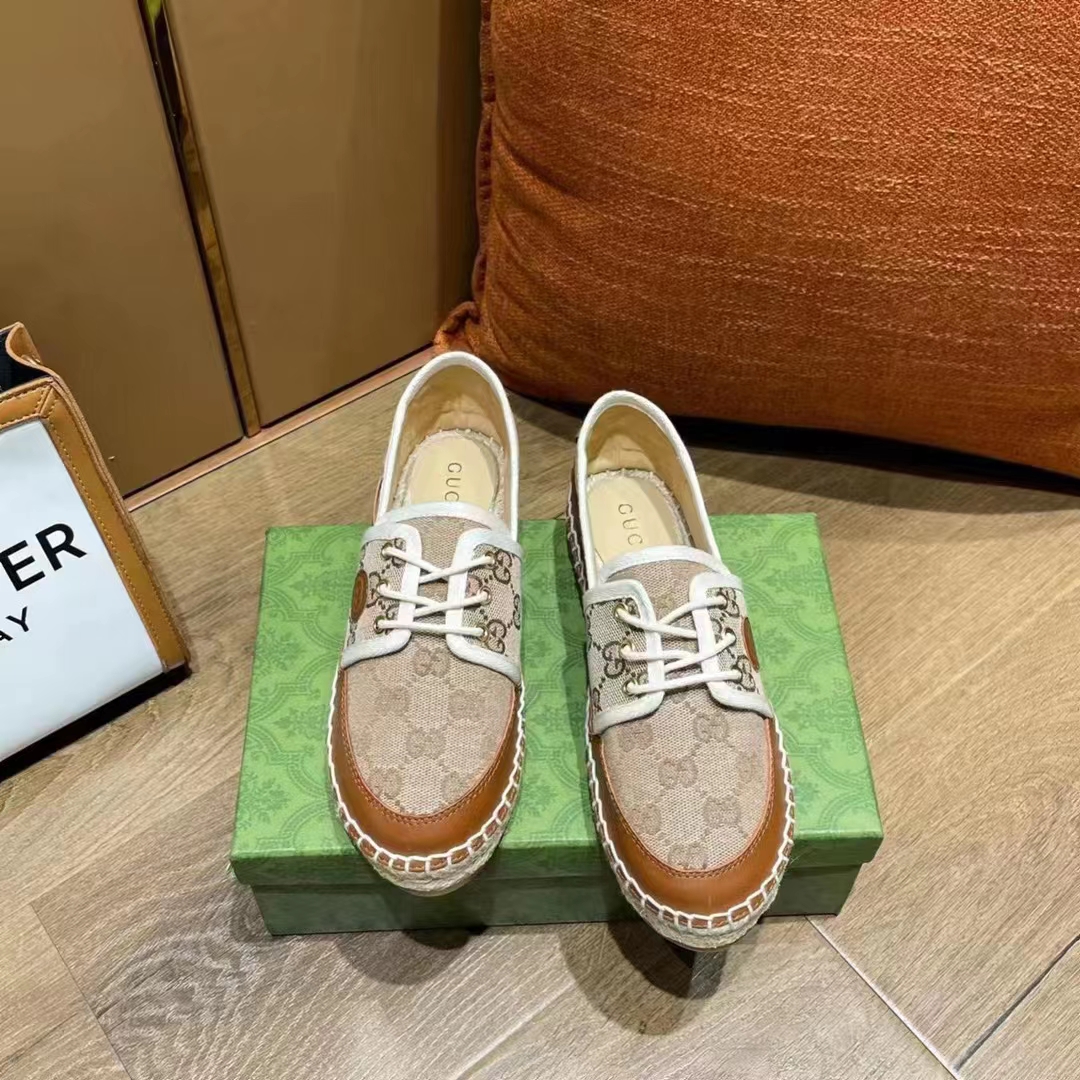 Gucci Unisex Lace-Up GG Shoes Camel Ebony Canvas Low 3 Cm Heel
