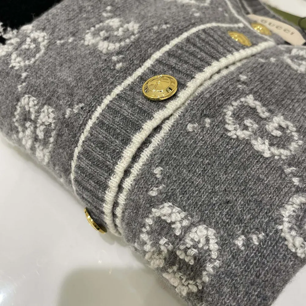 Gucci Women GG Wool Boucle Jacquard Cardigan 713300XKCNA1130