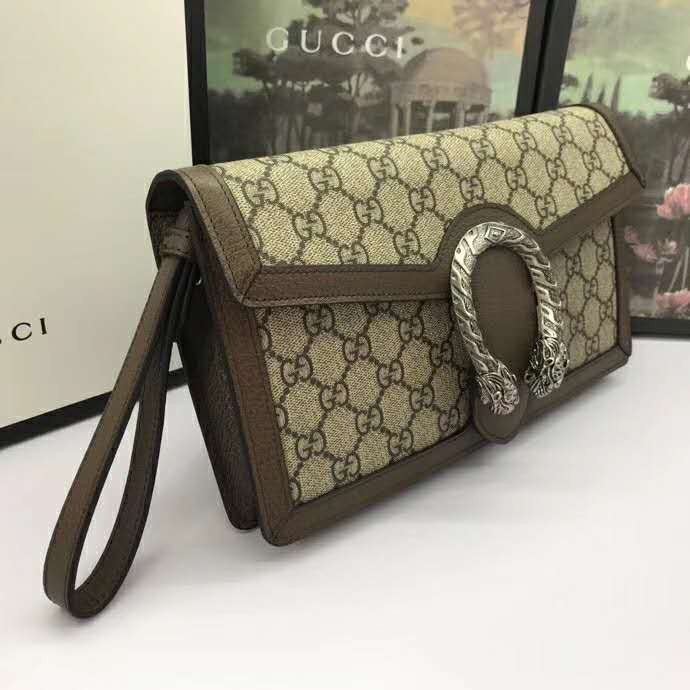 Gucci Women Dionysus GG Supreme Clutch Beige/Ebony GG Supreme Canvas