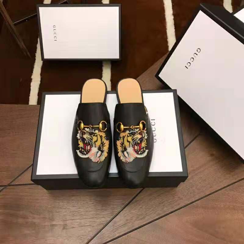 Gucci Men Princetown Embroidered Leather Slipper with Tiger Appliqué 1.27cm Heel-Black