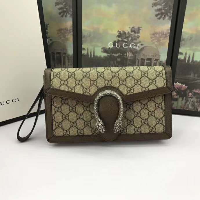 Gucci Women Dionysus GG Supreme Clutch Beige/Ebony GG Supreme Canvas