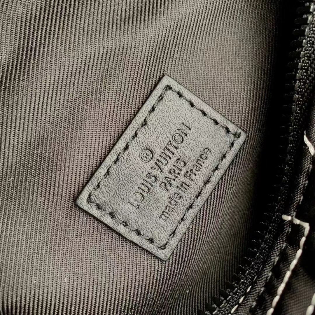 Louis Vuitton LV Unisex Discovery Bumbag Black Nylon Cowhide Leather