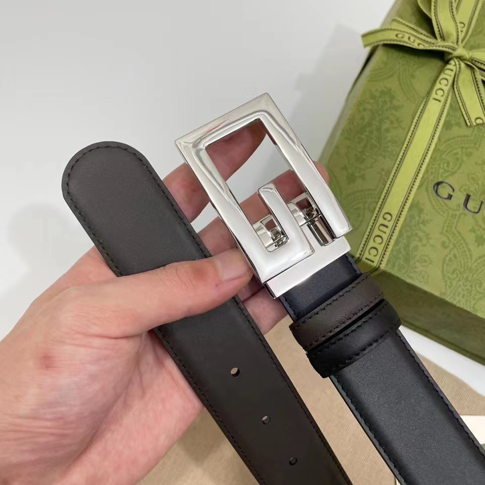 Gucci Unisex GG Reversible Belt Square G Buckle Black Leather Reverses Brown Leather