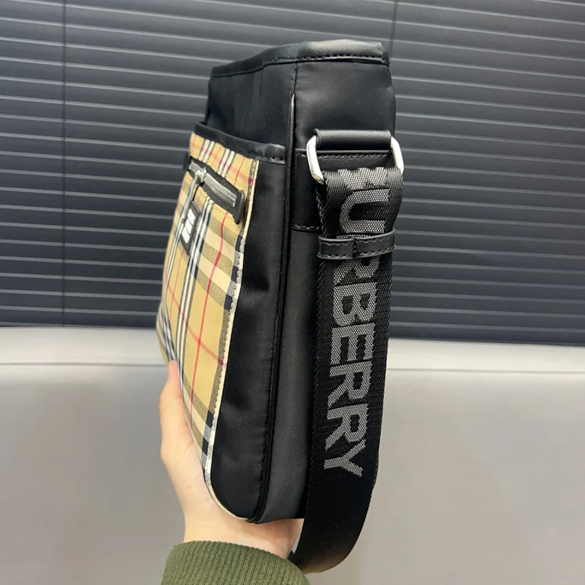 Men's versatile messenger bag 1024061211